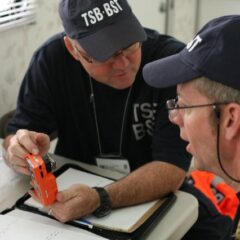 nvestigators Lelièvre and Wallis discussing the functionality of a gas detector - CC BY-NC-ND by TSBCanada